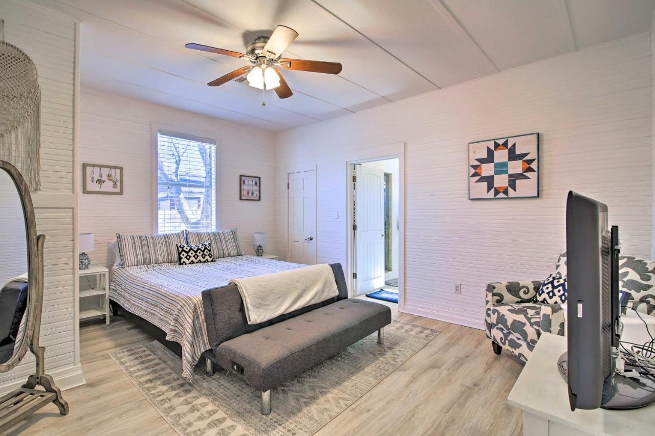 Texas Home With Backyard Oasis, Walk To Main St フレデリックスバーグ エクステリア 写真